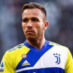 ARTHUR AI SALUTI. PAREDES SCALDA I MOTORI