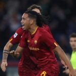 ROMA - LECCE, 2-1: MOU MANTIENE IL CONTATTO CON LA VETTA