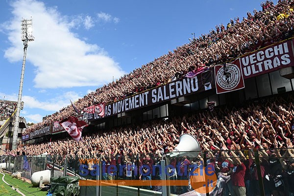 Salernitana tifoseria